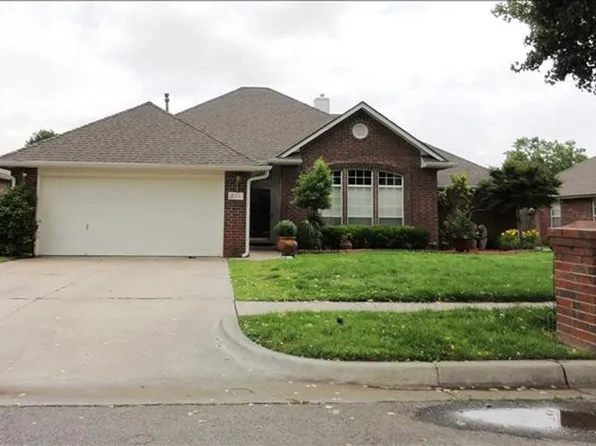 513 Laws Dr, Norman, OK 73072