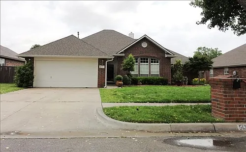 513 Laws Dr Photo 1