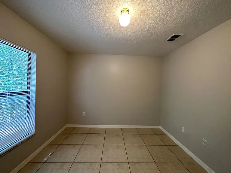 661 N Delmonte Ct — Photo 11