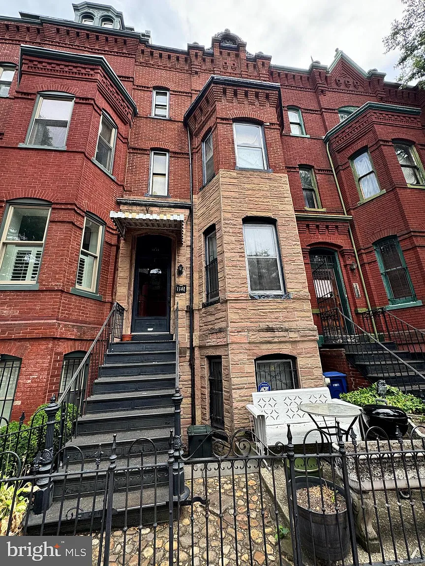 1141 5th St NW photo 1