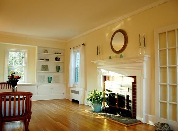 2nd image of 109 Mercer Ave