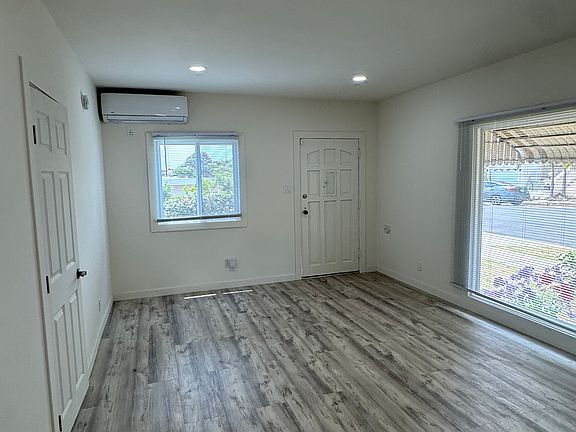 2nd image of 1938 1/2 Holmby Ave