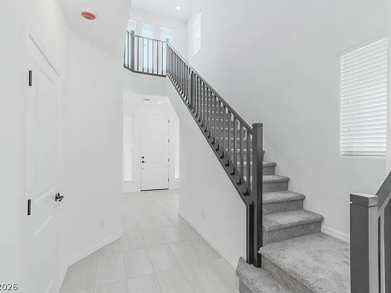 5741 Tioga Way — Photo 4