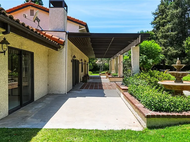 22231 Romar St — Photo 31