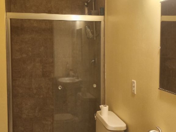 4th image of 534 College Ave #8