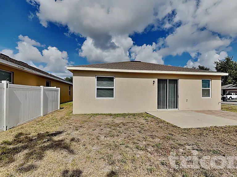 1109 Lauren Manor Loop — Photo 17