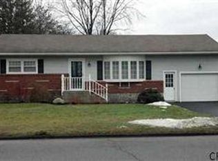 1057 St Jude Dr, Schenectady, NY 12303