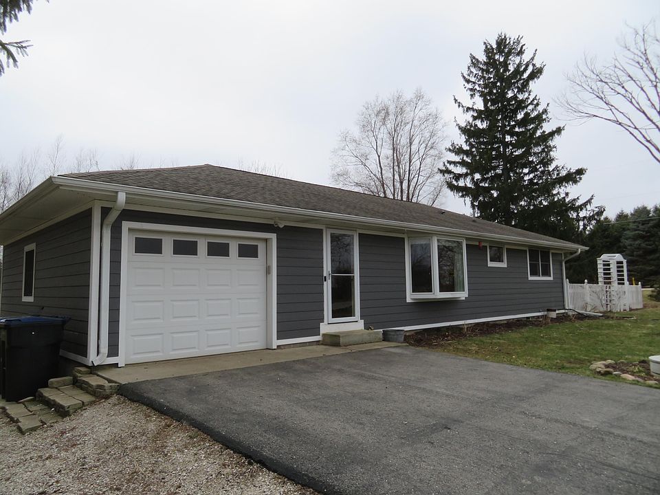 1st image of S83W27200 Hillview Dr
