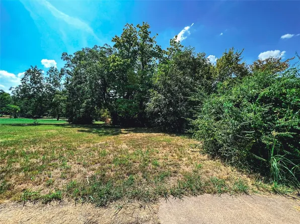 409 S Main St, Bonham, TX 75418