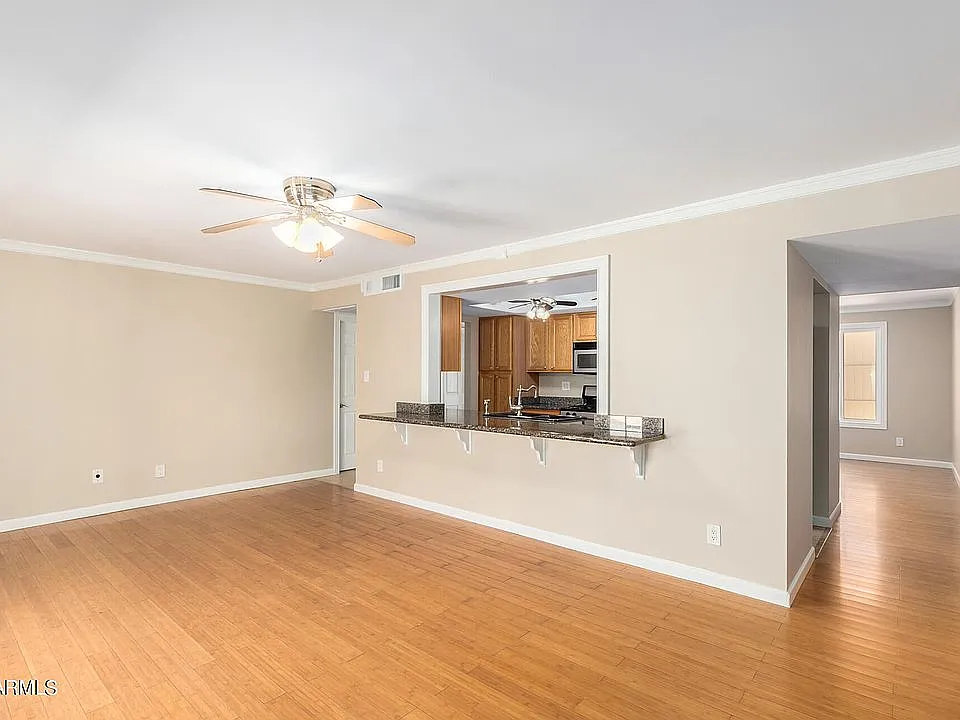 Studio, 400 sqft, $550 — Photo 3
