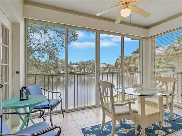 680 Wiggins Lake DR #202, NAPLES, FL 34110