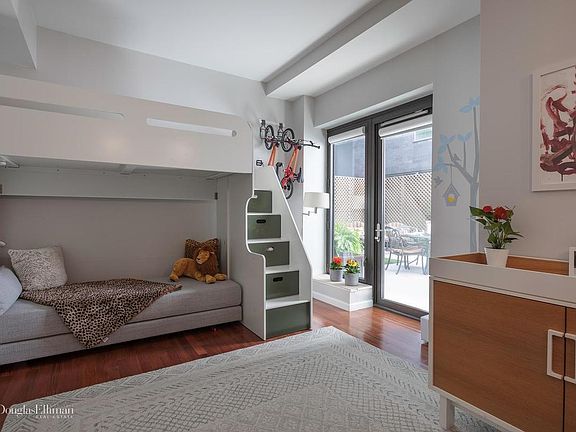 5th image of 505 Greenwich St APT 1D
