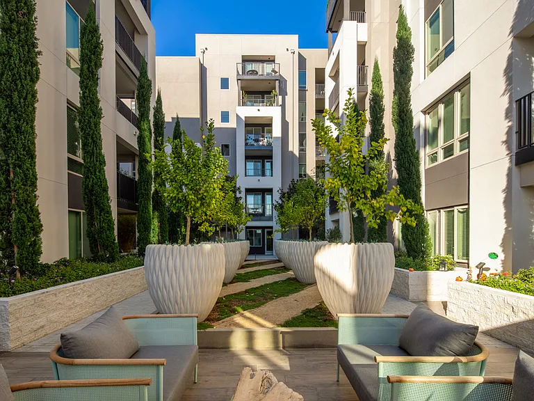 One Paseo Living — Photo 32