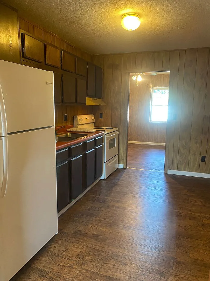 2314 Buckingham Rd — Photo 4