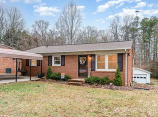 708 Noles Dr, Mount Holly, NC 28120