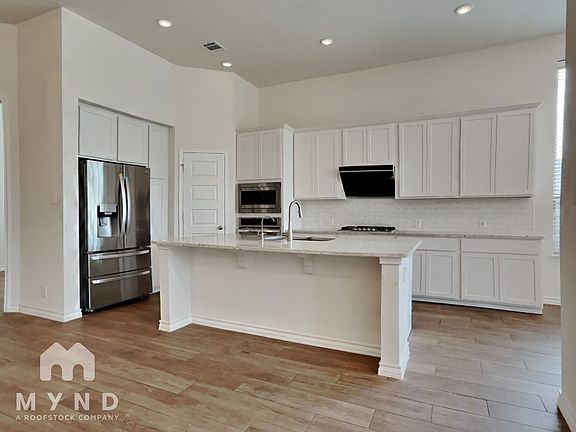 2nd image of 1635 Buckner Pl