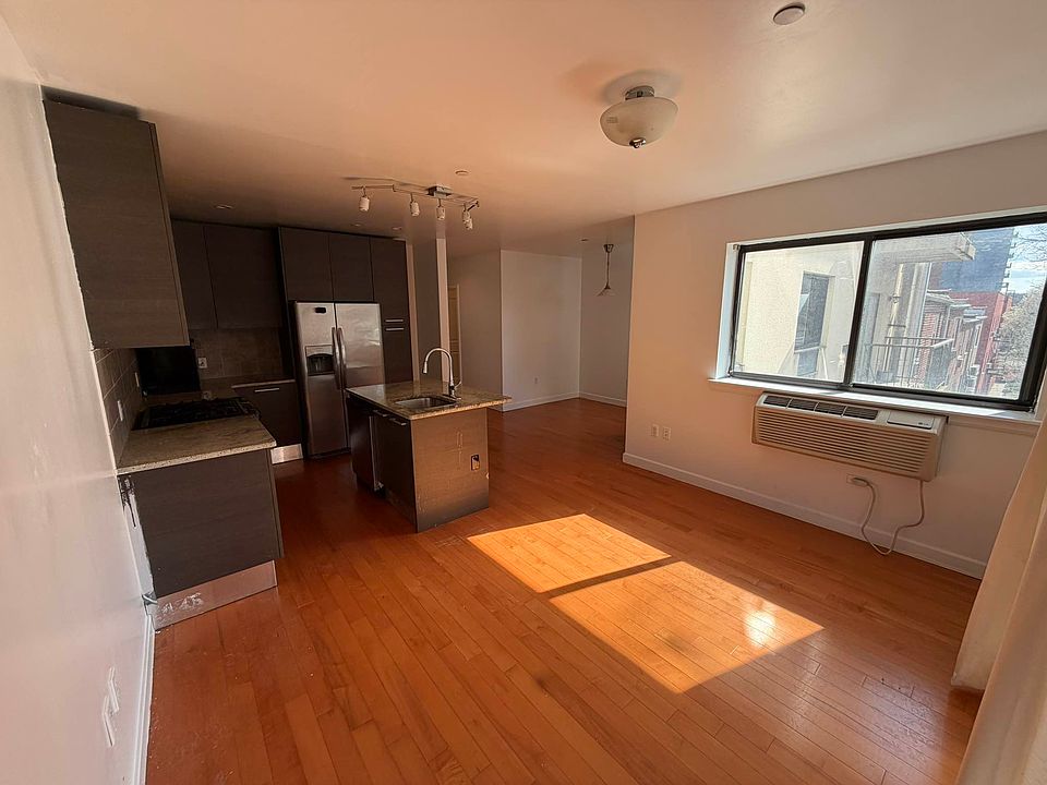1st image of 536 Kappock St APT 3W