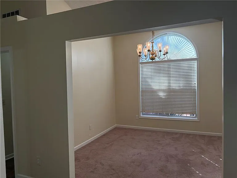 5975 Hillvale Trl — Photo 10