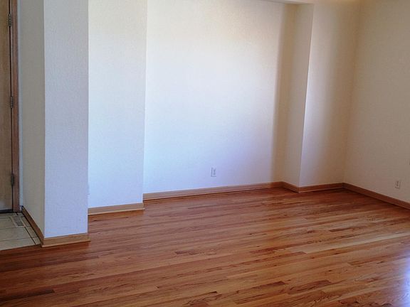 4th image of 1014 Shoal Pointe Dr