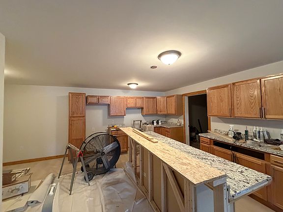 2nd image of 1136 Mapleton Rd