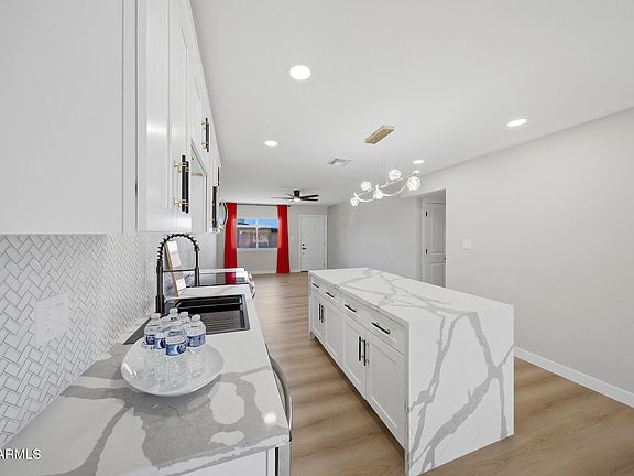 3rd image of 2310 W BLUEFIELD Avenue