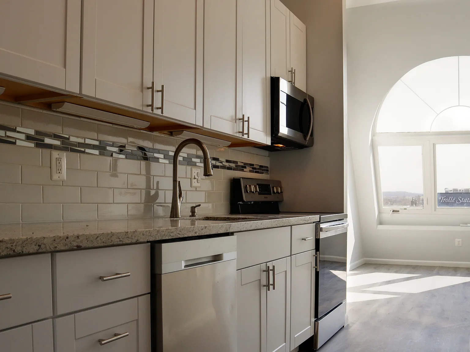 1 bed, 900 sqft, $2,500 — Photo 4