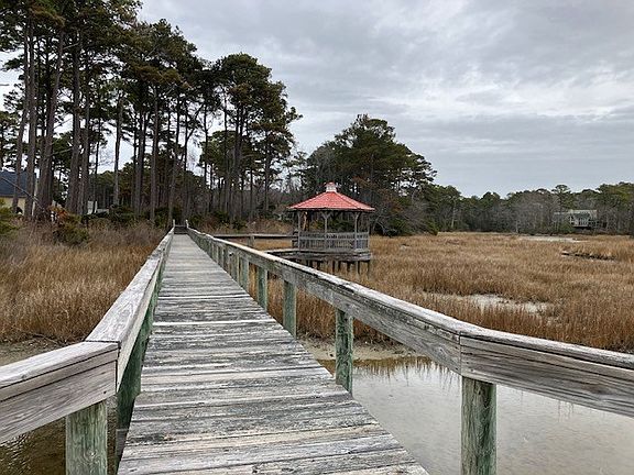 5th image of 18 Peaceful Lakes Dr
