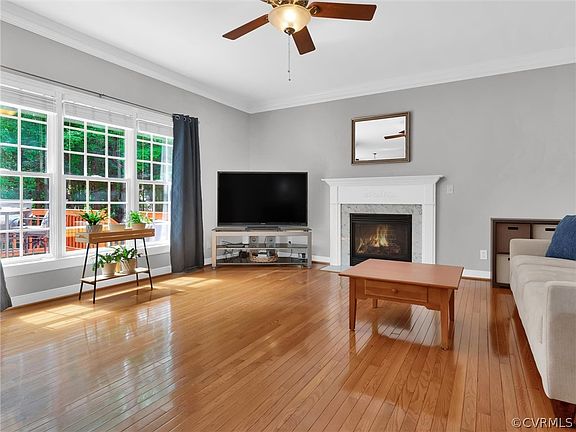 5th image of 9522 Stone Spring Dr