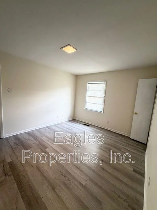 1 bed, 1.0 bath, $800 — Photo 3