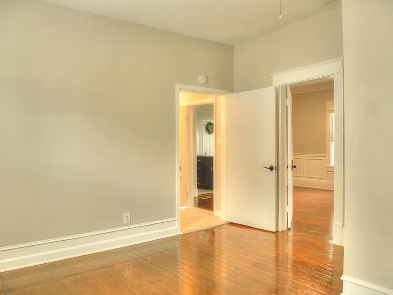 1619 Lawson Ave — Photo 18