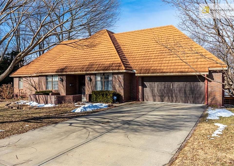 1st image of 6907 Lakeshore Dr