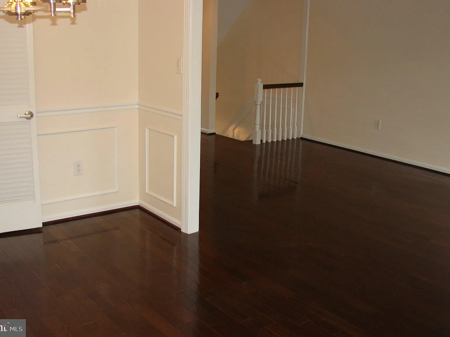 3 bed, 4.0 bath, 2106 sqft, $3,790 — Photo 2