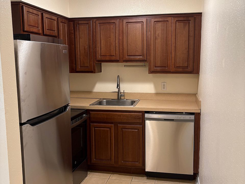 1st image of 3216 W Deleon St #14