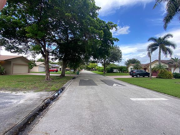 5th image of 1763 NW 93rd Ter
