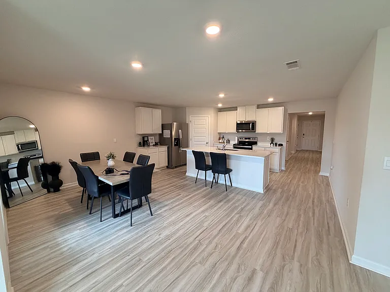 4703 Airmen Dr — Photo 7