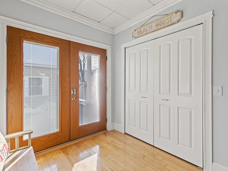 91 Union Ave — Photo 4