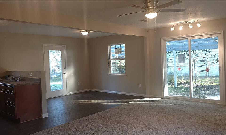 1st image of 14655 Lynnwood Dr