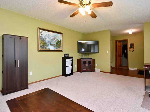 5th image of 715 52nd Ave