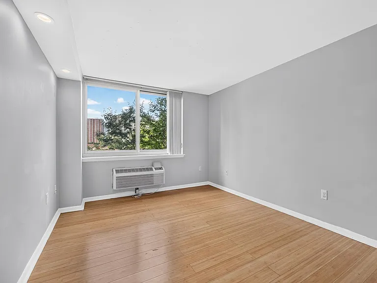 20 2nd St #403 — Photo 15