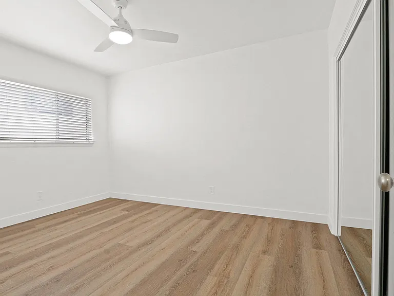 343 Palos Verdes — Photo 25