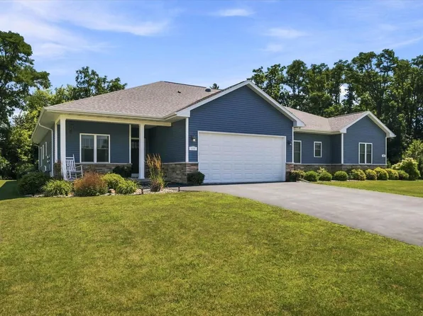 490 Meadowlark LANE E E, Green Lake, WI 54941
