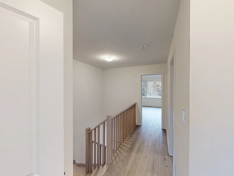 126 Blue Forest Cres — Photo 28