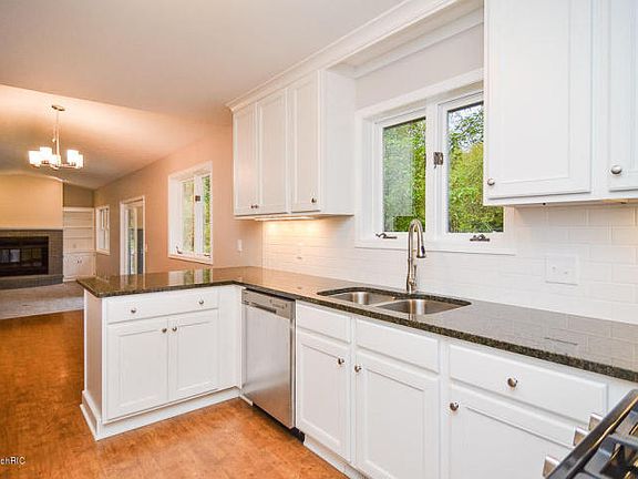 4th image of 2761 Woodlawn Ct SE