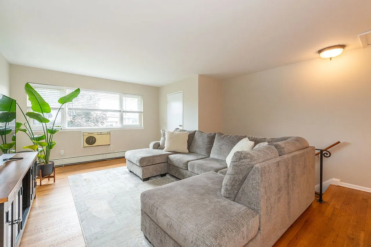 1 bed, $2,000 — Photo 4
