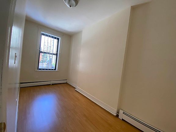 5th image of 1567 2nd Ave APT 3