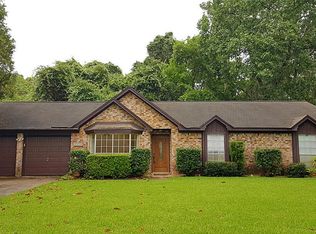 2226 Lake Forrest Dr, West Columbia, TX 77486