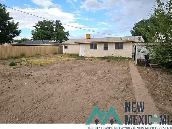 3rd image of 211 E Bonney St