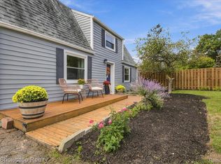 4025 Totem Ln, Waterford, MI 48328