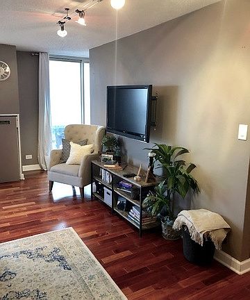 5th image of 1212 N Lasalle St APT 1306