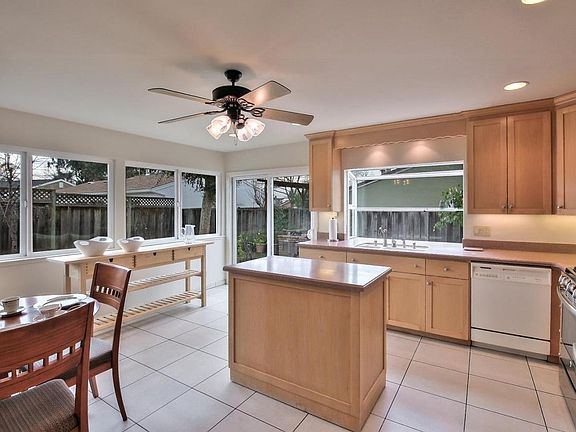 4th image of 3206 Victor Ct